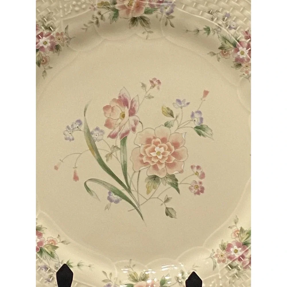 Set‎ Of Two~Lydia by Mikasa, Stoneware Dinner Plates
